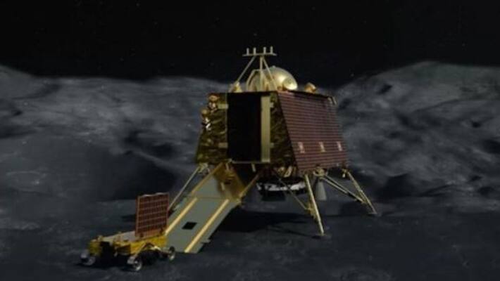 Chandrayaan 2 Moon Landing: ISRO Control room awaits signal from Vikram lander Chandrayaan 2 Moon Landing: ISRO Control room awaits signal from Vikram lander