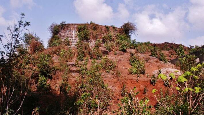 Maharashtra govt to turn 25 forts into heritage hotels, citizens rue loss of history Maharashtra govt to turn 25 forts into heritage hotels, citizens rue loss of history