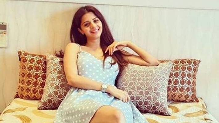 Actress Vedhika Hot Dress Dance Video Going Viral Actress Vedhika Hot Dress Dance Video Going Viral
