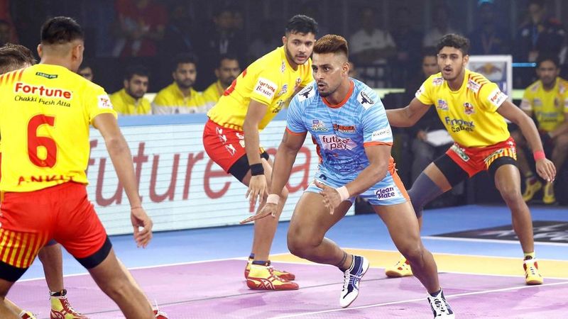 Pro kabaddi Para badminton player Manasi Joshi joined opening of Kolkata Leg