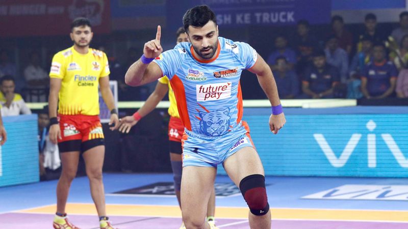 Pro kabaddi Para badminton player Manasi Joshi joined opening of Kolkata Leg