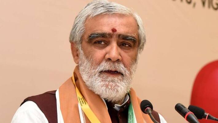Five police personnel injured after pilot car in Ashwini Choubey convoy overturns in Bihar Five police personnel injured after pilot car in Ashwini Choubey convoy overturns in Bihar