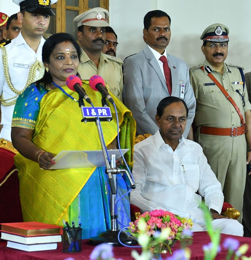 ఈ క్రమంలోనే ఇతర పార్టీలకు చెందిన నేతలు కొందరు బీజేపీలో చేరారు. భవిష్యత్తులో బీజేపీని ఎదుర్కొనేందుకు గాను పార్టీ నేతలకు నామినేటేడ్ పదవులు ఇవ్వాలని కేసీఆర్ భావిస్తున్నారు. త్వరలోనే నామినేటేడ్ పదవులను కూడ భర్తీ చేయనున్నారు