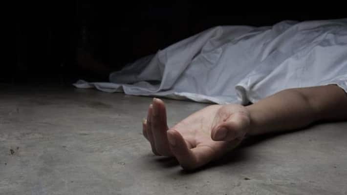 Students forced to study with dead bodies Students forced to study with dead bodies