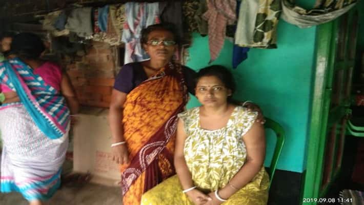Helpless mother from Hooghly waiting for a call from office of the chief minister Helpless mother from Hooghly waiting for a call from office of the chief minister