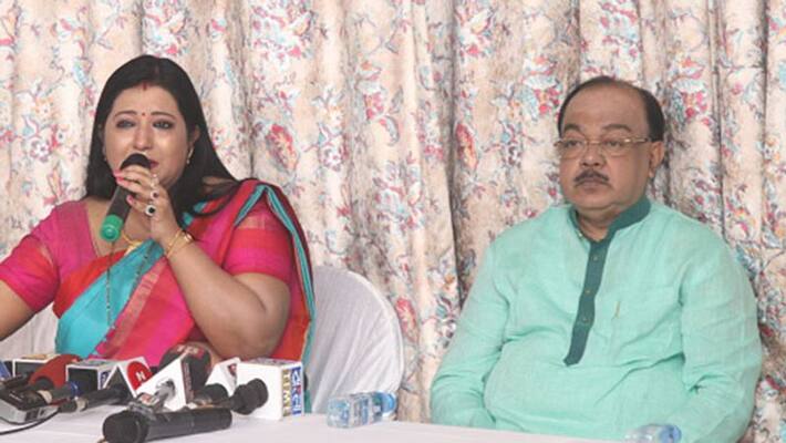 Sovan Chatterjees friend Baishakhi Banerjee filed police complain against Ratna Chatterjee RTB Sovan Chatterjees friend Baishakhi Banerjee filed police complain against Ratna Chatterjee RTB
