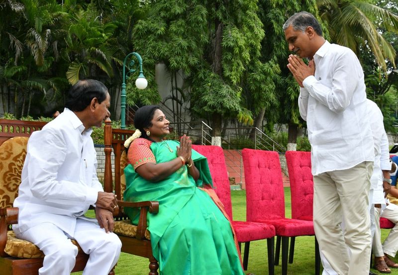 kcr expands cabinet inducts ktr, harish rao