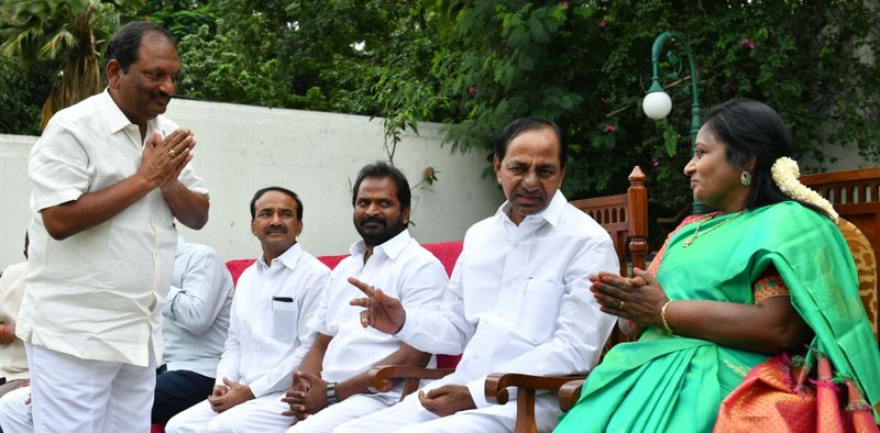 kcr expands cabinet inducts ktr, harish rao