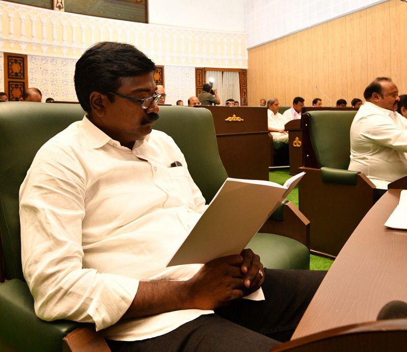 telangana budget 2019-20:cm kcr presents budget in telangana assembly