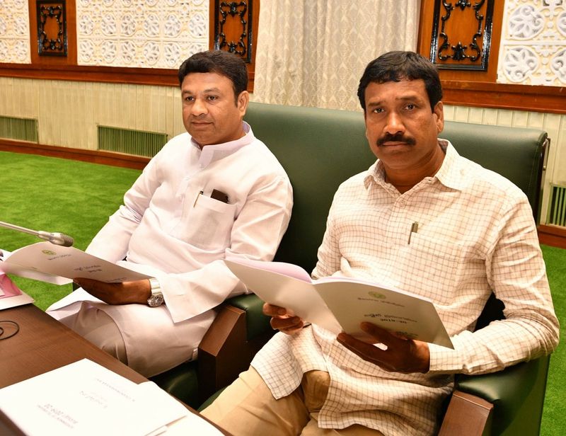 telangana budget 2019-20:cm kcr presents budget in telangana assembly