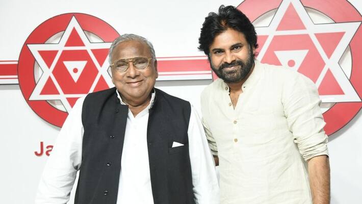 Senior Congress party Leader V.Hanumanth Rao met JanaSena party Chief PawanKalyan Senior Congress party Leader V.Hanumanth Rao met JanaSena party Chief PawanKalyan