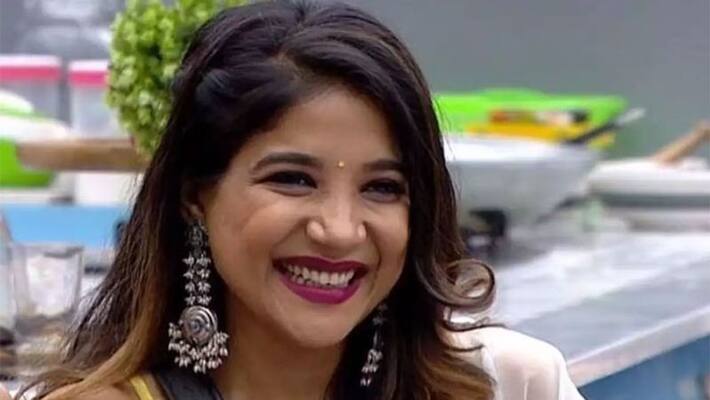 Sakshi Agarwal Apologises For Her Bizarre Statement In Bigg boss house Sakshi Agarwal Apologises For Her Bizarre Statement In Bigg boss house