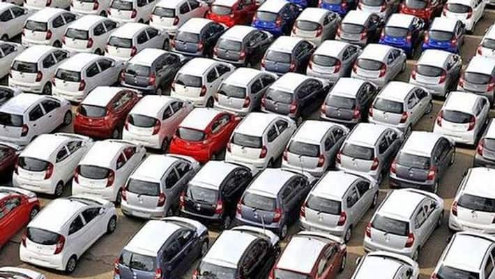 Hobsons choice: GST cut for auto industry to cost Rs 30,000 crore to govt Hobsons choice: GST cut for auto industry to cost Rs 30,000 crore to govt