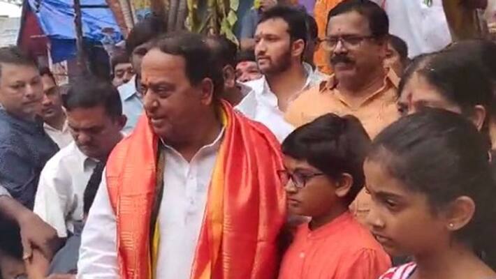 minister indrakaran reddy performs pooja at khairatabad ganesh temple minister indrakaran reddy performs pooja at khairatabad ganesh temple