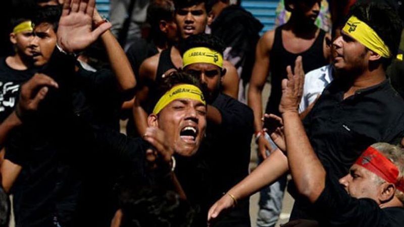 इस युद्ध में हजरत साहब की जीत हुई थी। लेकिन इसमें उनके परिवार के सभी लोगों की मौत हो गई थी। इसलिए इस पूरे महीने मुसलमान इनकी शहादत का गम मानते हुए उन्हें याद करते हैं।