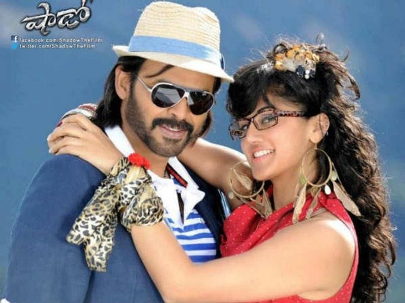 వెంకటేష్ - షాడో వెంకీ కెరీర్ లోనే కాకుండా టాలీవుడ్ లో బిగ్గెస్ట్ డిజాస్టర్స్ లో ఒకటి. నిర్మాతలను కోలుకోనివ్వకుండా దాదాపు 70% నష్టాలను మిగిల్చింది.