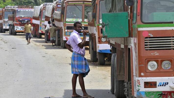 Truck Drivers to be slapped with Rs 2,000 fine for defying dress code under MV Act Truck Drivers to be slapped with Rs 2,000 fine for defying dress code under MV Act