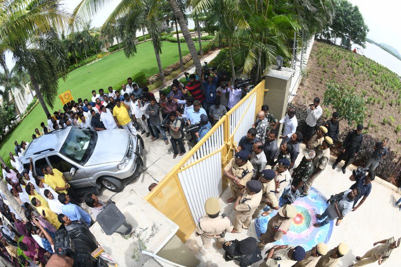 Chalo Atmakur march in Palnadu becomes flashpoint between TDP and YSRCP