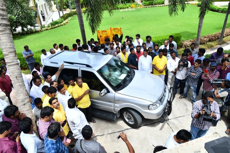 Chalo Atmakur march in Palnadu becomes flashpoint between TDP and YSRCP
