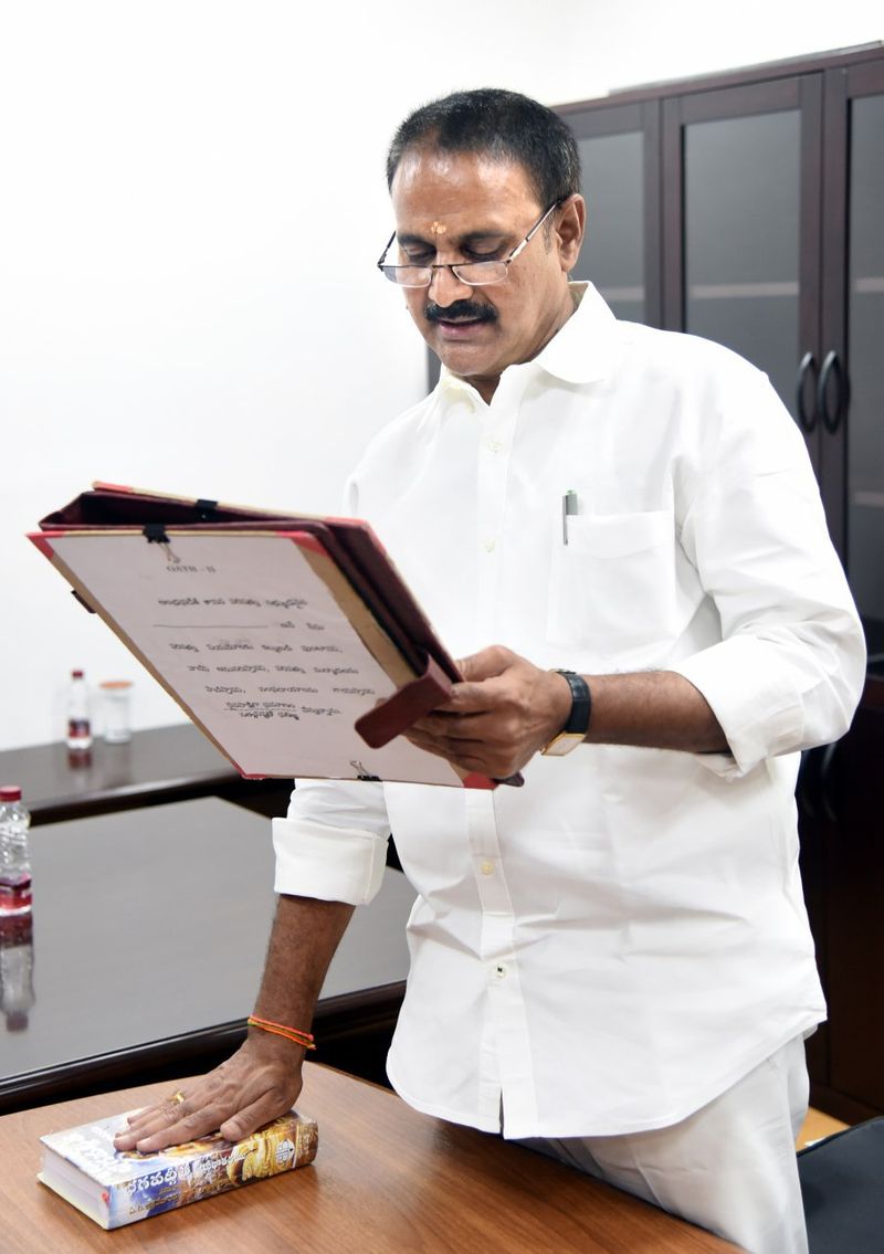 ysrcp leader sworn as mlcs at council chairman ma sharif chamber
