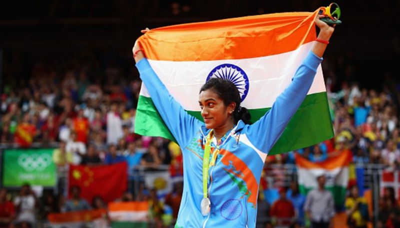 পিভি সিন্ধু-
২০১৬ রিও অলিম্পিক্সে পিভি সিন্ধুর হাত ধরে প্রথমবার ব্যাডমিন্টনে রূপো জেতে ভারত।