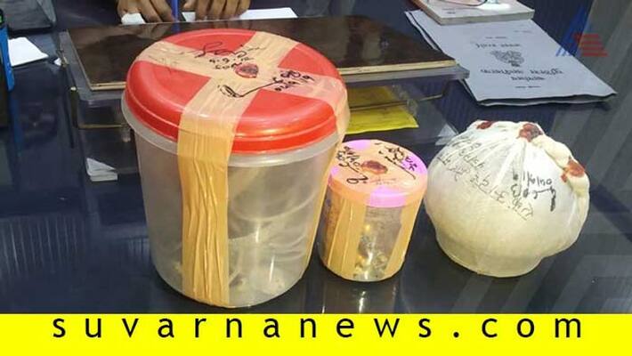 Man in UP Hardoi finds Rs 25 lakh treasure while digging home foundation But he can not keep it Man in UP Hardoi finds Rs 25 lakh treasure while digging home foundation But he can not keep it