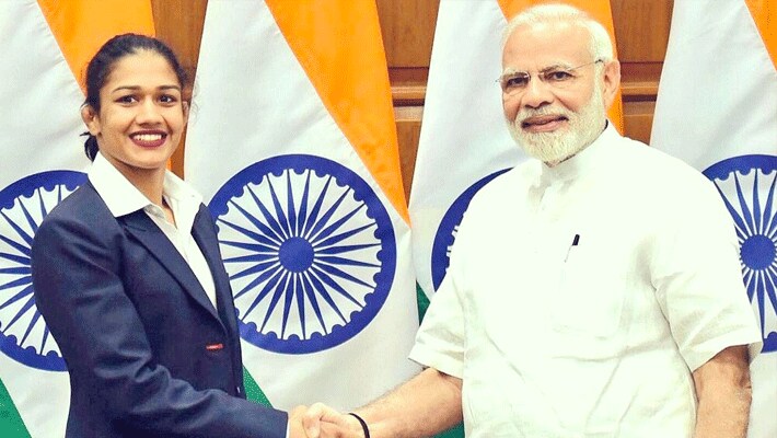 बता दें कि पिछले महीने अगस्त में बबीता ने अपने ट्विटर पर लिखा था, 'आज मैं भारतीय जनता पार्टी के साथ जुड़कर राजनीति में नई शुरुआत कर रही हूं। आप सबसे भी मैं यही आह्वान करती हूं कि आप भी भारतीय जनता पार्टी के साथ जुड़कर भारत के प्रधानमंत्री श्री नरेंद्र मोदी जी के हाथों को मजबूत करें।