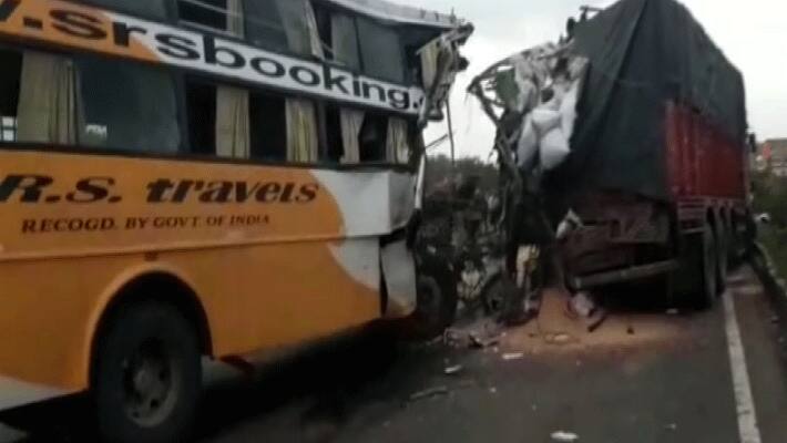 Maharashtra road accident... 6 people killed, 15 injured