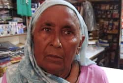 jewelry worth lakhs of rupees robbed from elderly woman under the pretext of giving lift