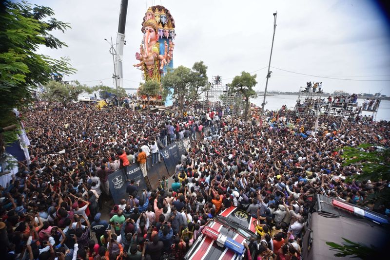 khairatabad maha ganapathi shobayatra photos