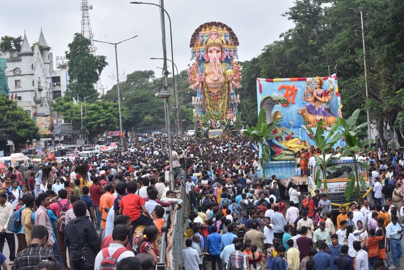 khairatabad maha ganapathi shobayatra photos