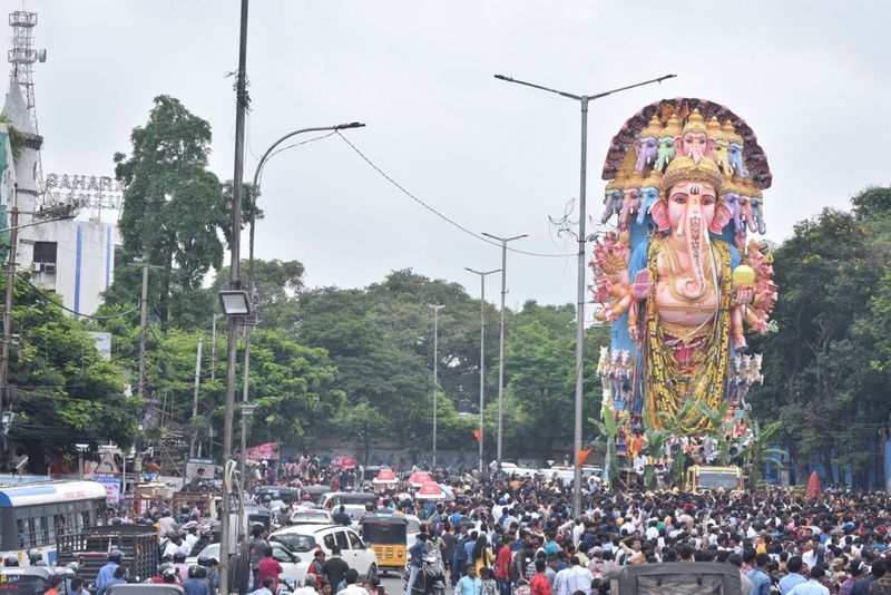khairatabad maha ganapathi shobayatra photos