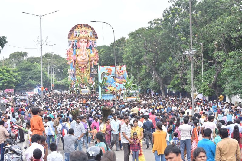 khairatabad maha ganapathi shobayatra photos