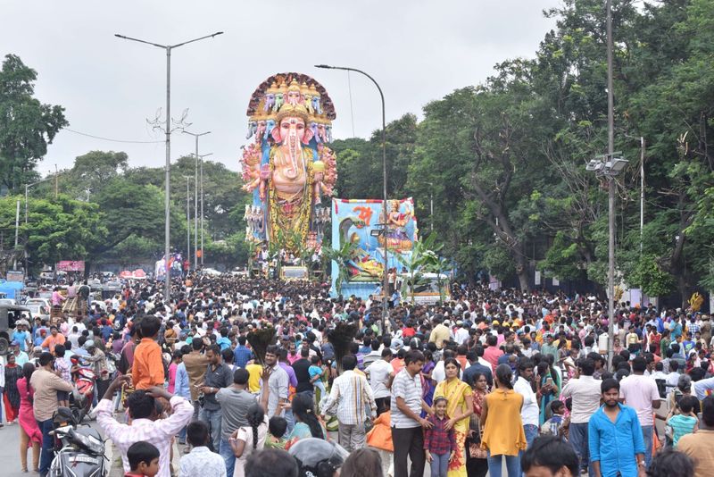 khairatabad maha ganapathi shobayatra photos