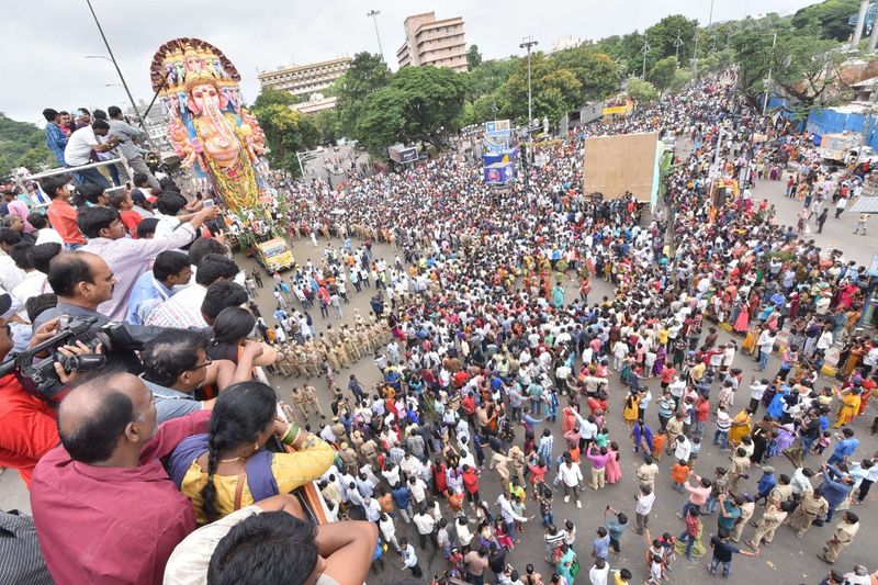 khairatabad maha ganapathi shobayatra photos
