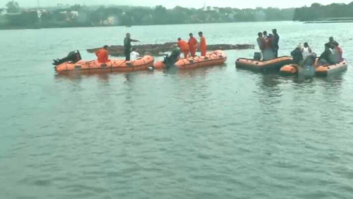 11 dead as boat capsizes during Ganesh immersion in MP 11 dead as boat capsizes during Ganesh immersion in MP