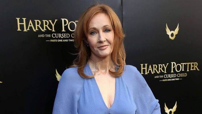 Author JK Rowling receives death threat after supporting Salman Rushdie Author JK Rowling receives death threat after supporting Salman Rushdie