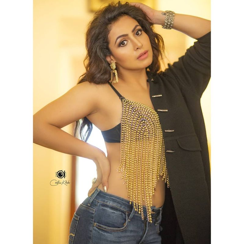 Nandini Rai latest photo shoot goes viral in social media