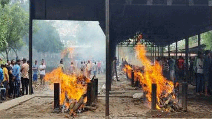 eight bodies Funeral together in boat capsize during ganesh immersion bhopal eight bodies Funeral together in boat capsize during ganesh immersion bhopal