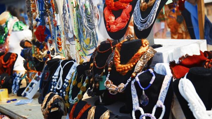 Before shopping Jewelry for Durga Puja, check out what kind of jewelry this year is trending at Before shopping Jewelry for Durga Puja, check out what kind of jewelry this year is trending at
