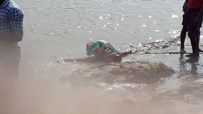five dead bodies found in godavari river after boat capsized five dead bodies found in godavari river after boat capsized