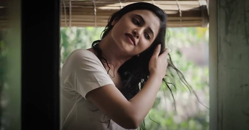 gang leader heroine priyanka arul mohan hot photos