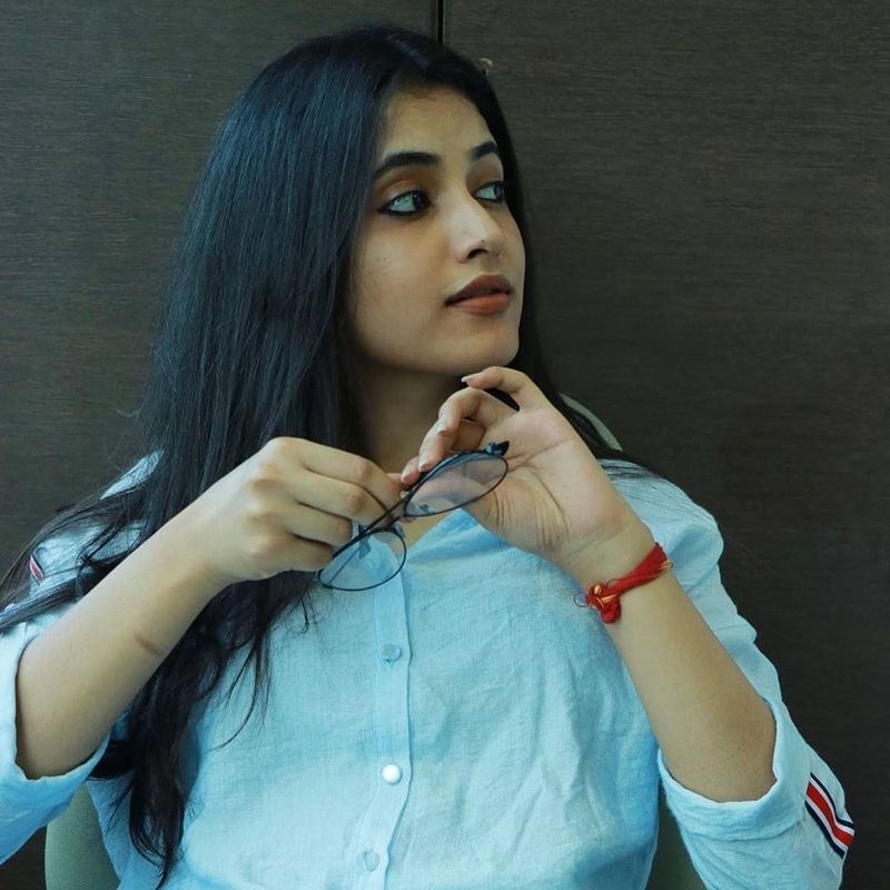 gang leader heroine priyanka arul mohan hot photos