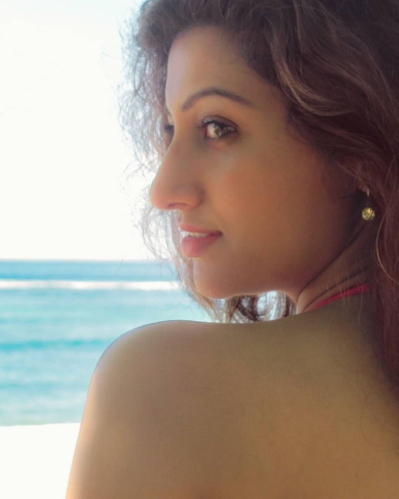 Hamsa Nandini black bikini photos goes viral