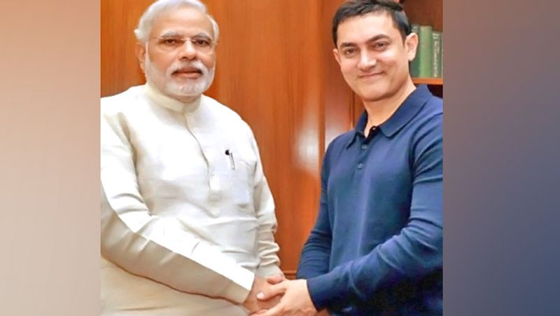 এক বিশেষ দরকারে কয়েকদিন আগেই আমির খান দেখা করেছিলেন নরেন্দ্র মোদীর সঙ্গে। সেই মুহুর্তকেও ক্যামেরা বন্দি করা হয়।