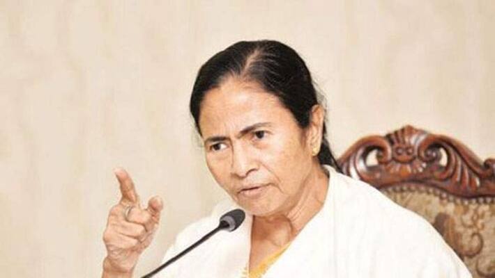 Mamata Banerjee Runs Into PM Modi's Wife Before Boarding Flight To Meet Him Mamata Banerjee Runs Into PM Modi's Wife Before Boarding Flight To Meet Him