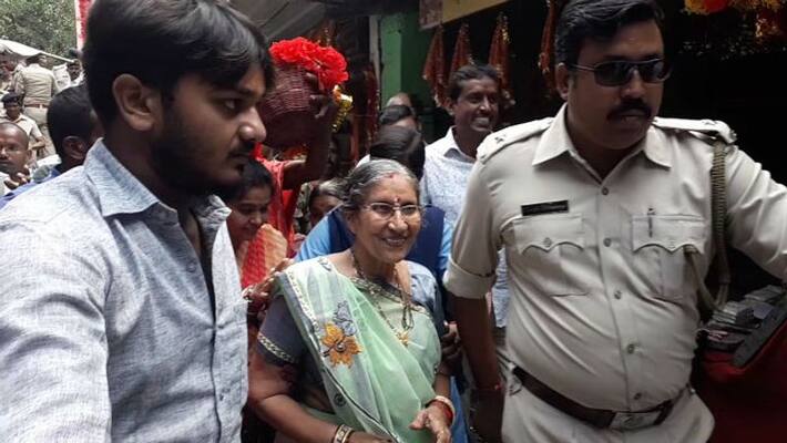 Jashodaben visited Kalyaneshwari temple in Asansol Jashodaben visited Kalyaneshwari temple in Asansol