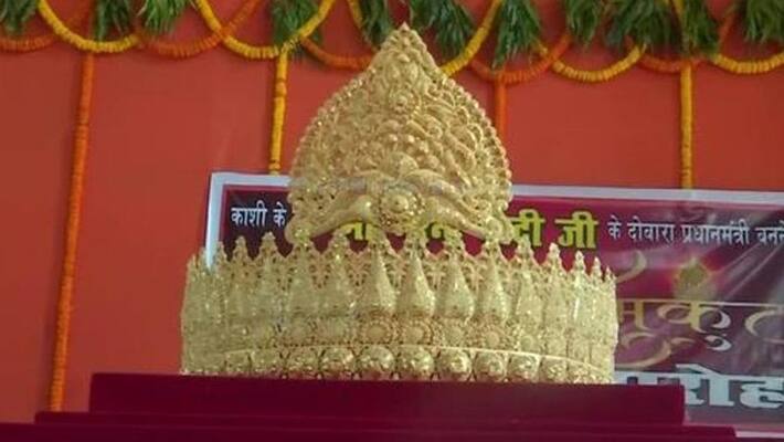 To mark Narendra Modi's Birthday, man offers gold crown weighing 1.25 kg at Varanasi Temple To mark Narendra Modi's Birthday, man offers gold crown weighing 1.25 kg at Varanasi Temple