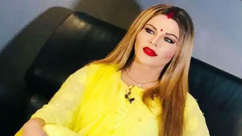 खैर बिग बॉस तो 29 सितंबर से शुरू हो सकता है। बता दें, राखी भी 'बिग बॉस' का हिस्सा रह चुकी हैं।