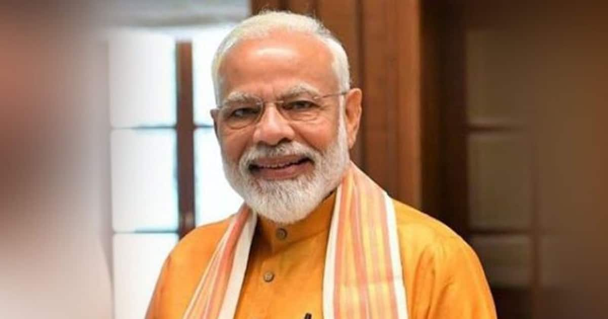 Happy Birthday PM Modi: Bollywood Celebs Wish Narendra Modi As He Turns 69